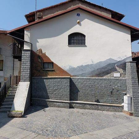 הוילה Caprie Casa Del Rustico, Indipendente Vista Sacra Con Dipinto מראה חיצוני תמונה