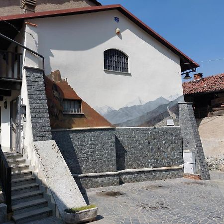 הוילה Caprie Casa Del Rustico, Indipendente Vista Sacra Con Dipinto מראה חיצוני תמונה
