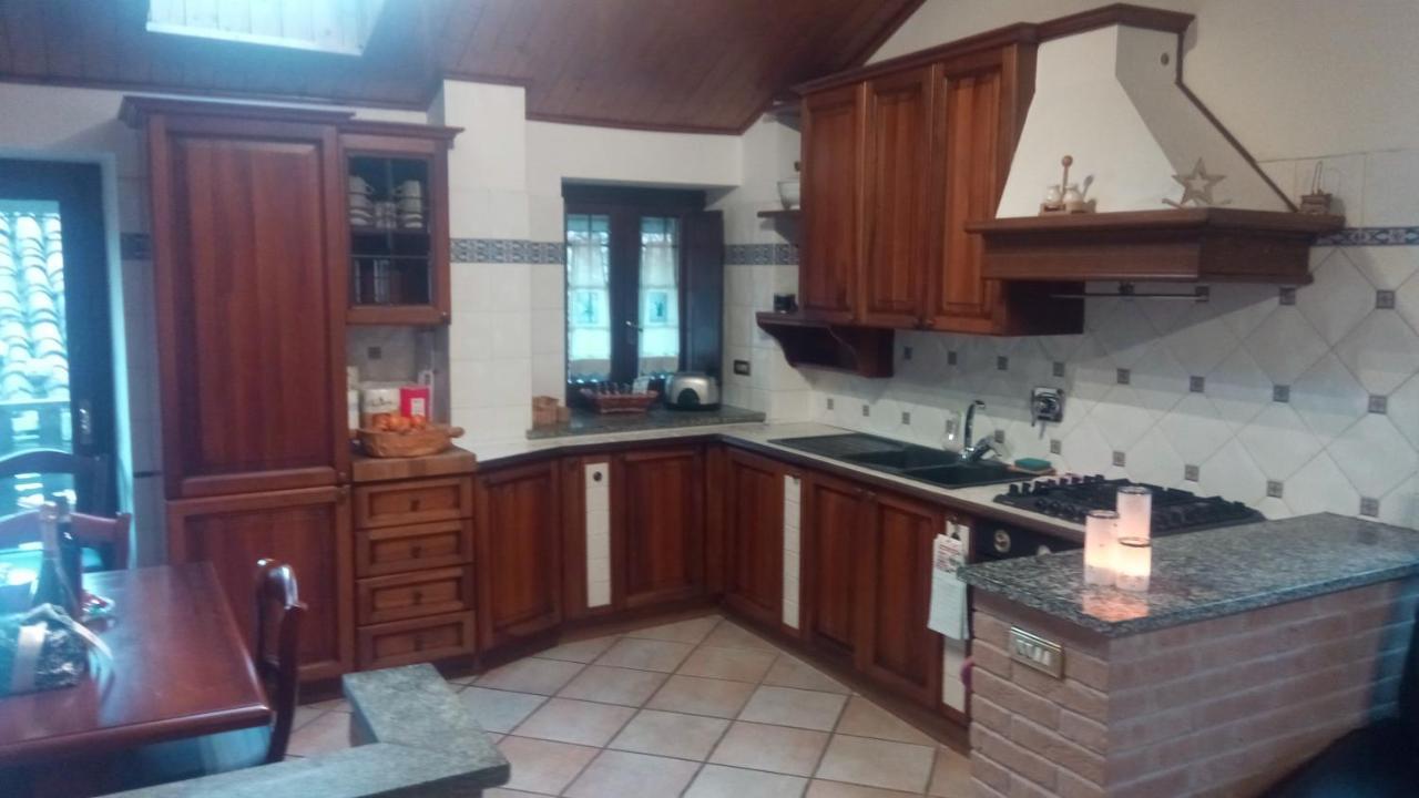 הוילה Caprie Casa Del Rustico, Indipendente Vista Sacra Con Dipinto מראה חיצוני תמונה