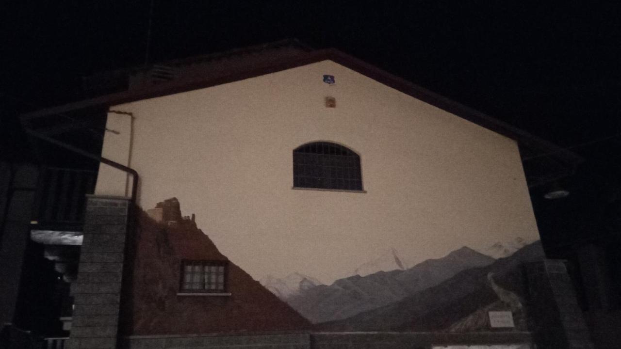 הוילה Caprie Casa Del Rustico, Indipendente Vista Sacra Con Dipinto מראה חיצוני תמונה