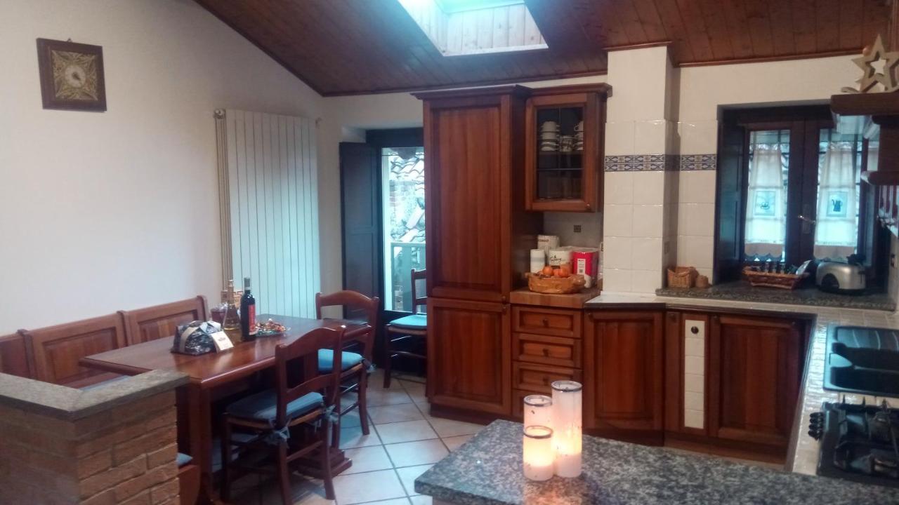 הוילה Caprie Casa Del Rustico, Indipendente Vista Sacra Con Dipinto מראה חיצוני תמונה