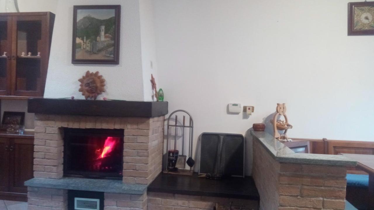 הוילה Caprie Casa Del Rustico, Indipendente Vista Sacra Con Dipinto מראה חיצוני תמונה