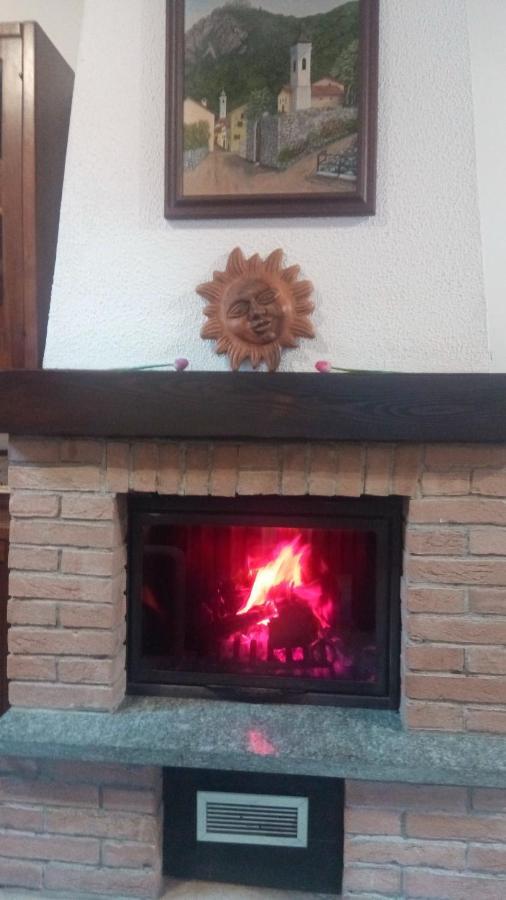 הוילה Caprie Casa Del Rustico, Indipendente Vista Sacra Con Dipinto מראה חיצוני תמונה