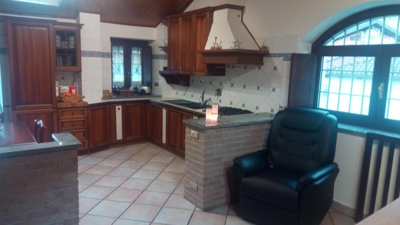 הוילה Caprie Casa Del Rustico, Indipendente Vista Sacra Con Dipinto מראה חיצוני תמונה