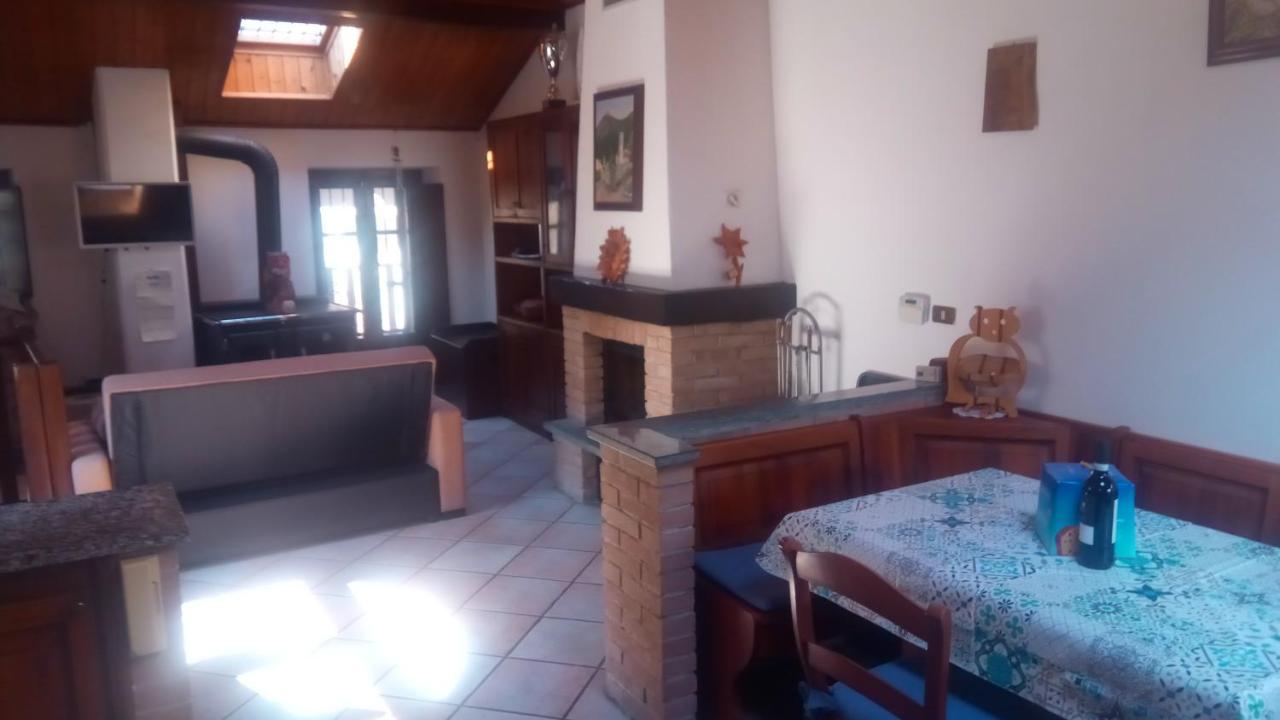 הוילה Caprie Casa Del Rustico, Indipendente Vista Sacra Con Dipinto מראה חיצוני תמונה