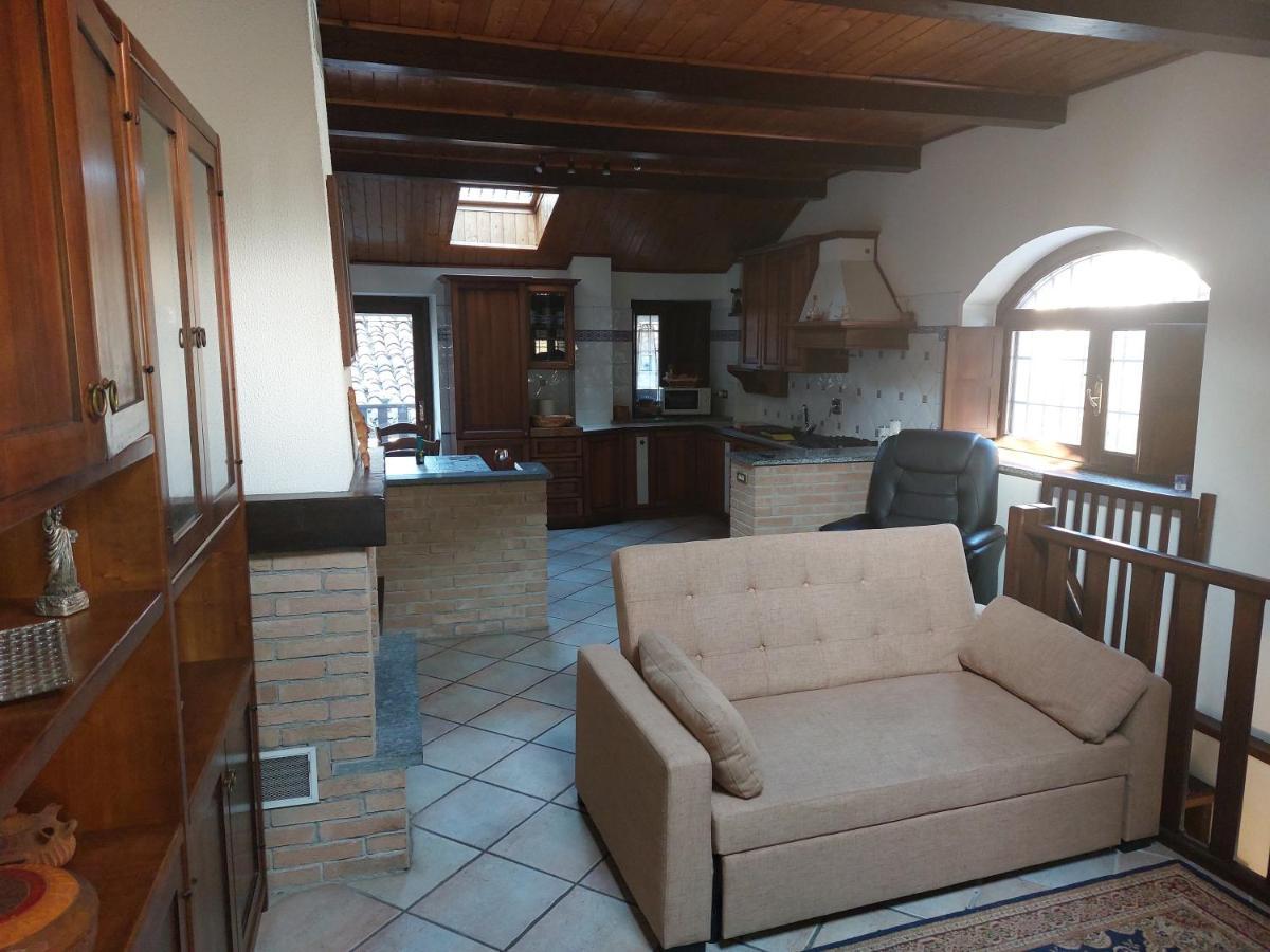 הוילה Caprie Casa Del Rustico, Indipendente Vista Sacra Con Dipinto מראה חיצוני תמונה