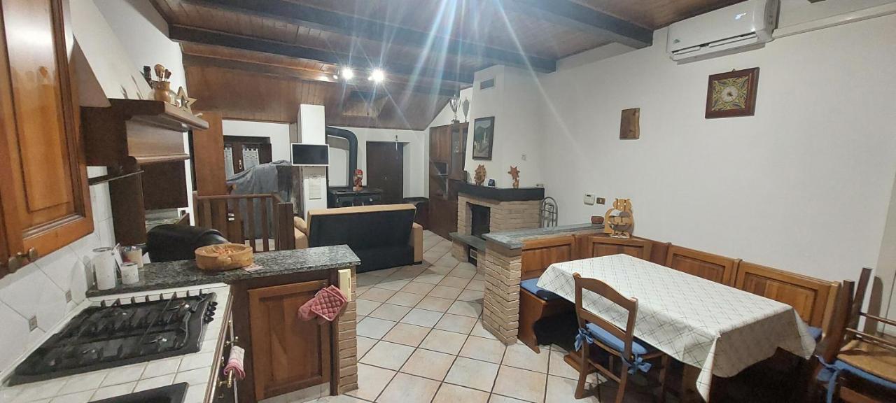 הוילה Caprie Casa Del Rustico, Indipendente Vista Sacra Con Dipinto מראה חיצוני תמונה